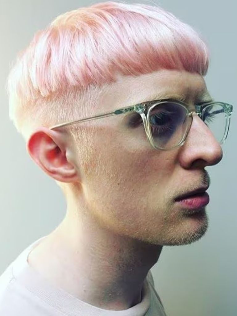 Pink pastel undercut