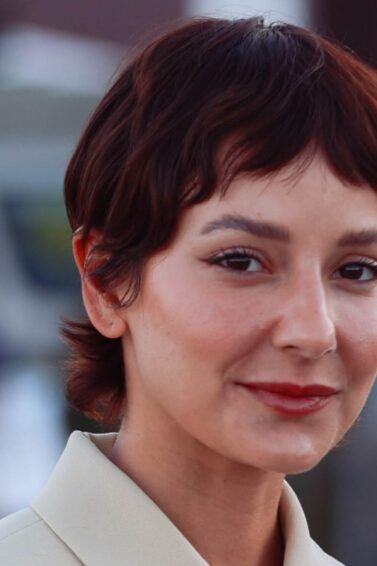 Influencer with a micro fringe