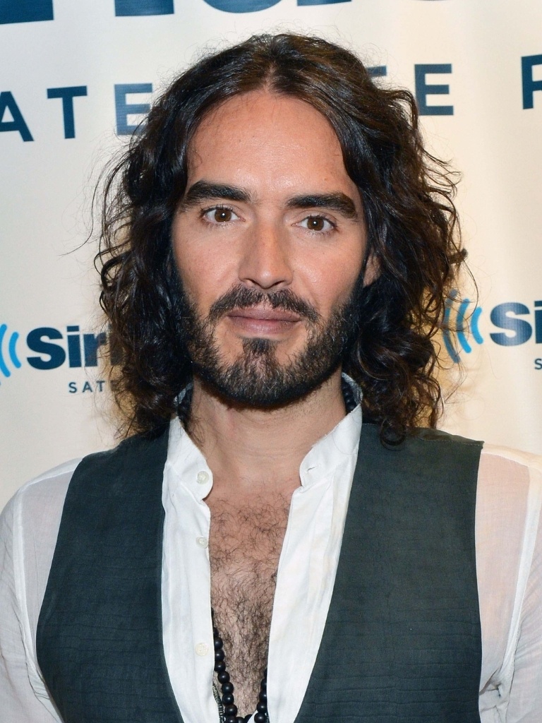 26 Men with Long Hair: All the Looks You Need to Know