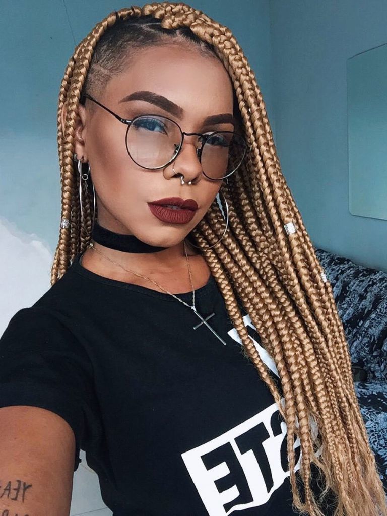 blonde knotless braids