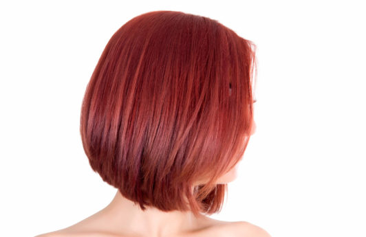 cabello rojo frambuesa pelo corto