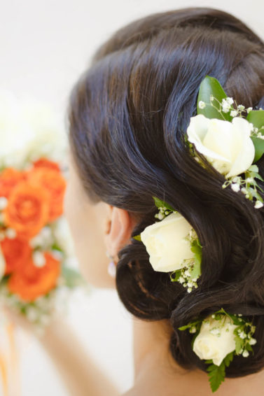 flores de novia para el pelo moño con rosas
