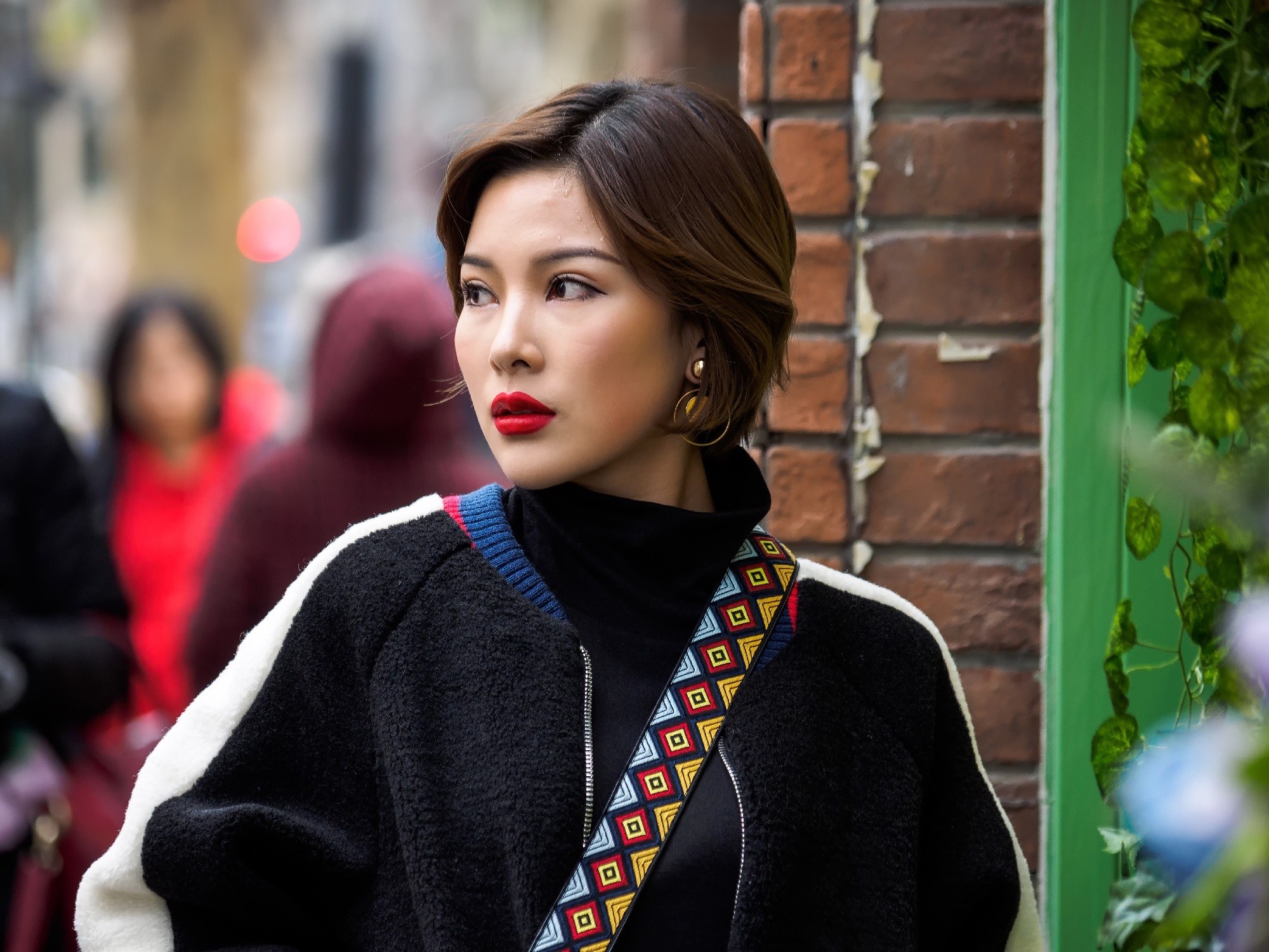 Korean Shoulder Length Hairstyles for Women: 10 Styles to Stun Everyone