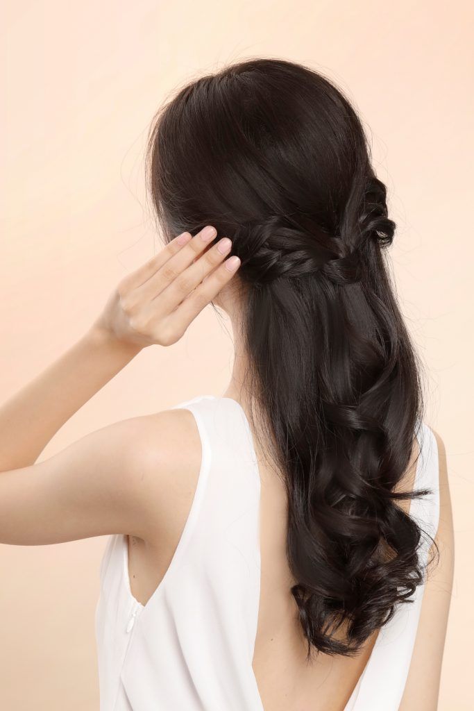 Beautiful Bridesmaid Hairstyles to Perfectly Fit Your Wedding Vibe