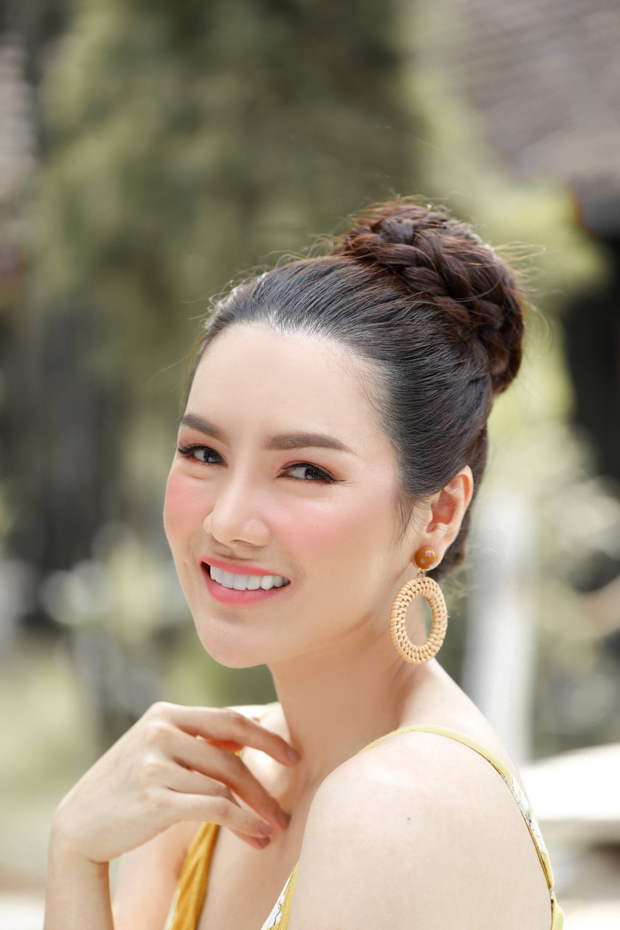 A Sword-woman's Natural Hair blog: Hairstyles - The Chinese bun