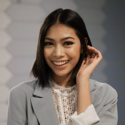 Asian woman with short straight hair for easy short hairstyles for fine hair